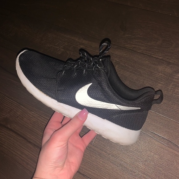black and white roshes